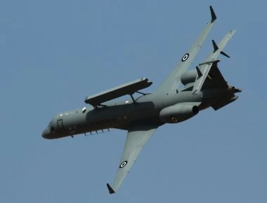 Ελληνικό EMB-145H & τουρκικό UAV TB2 στο Αιγαίο σε «παράλληλη» πορεία! - Μας κατασκοπεύουν μπροστά στα μάτια μας!